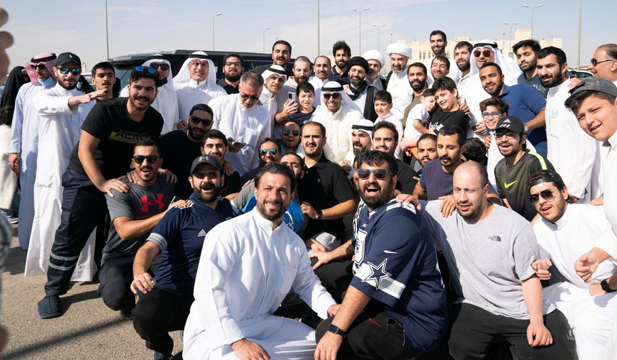 Embraces and flowers greet Kuwaiti prisoners freed under amnesty
